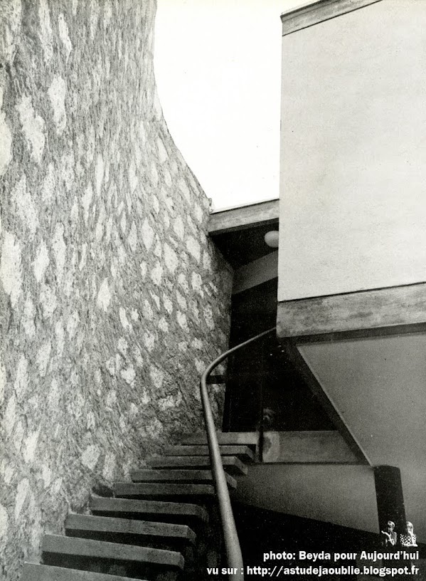 Meudon - Maison de gardien (de la maison André Bloc)  Architectes: Claude Parent et André Bloc  Construction: 1955-1956