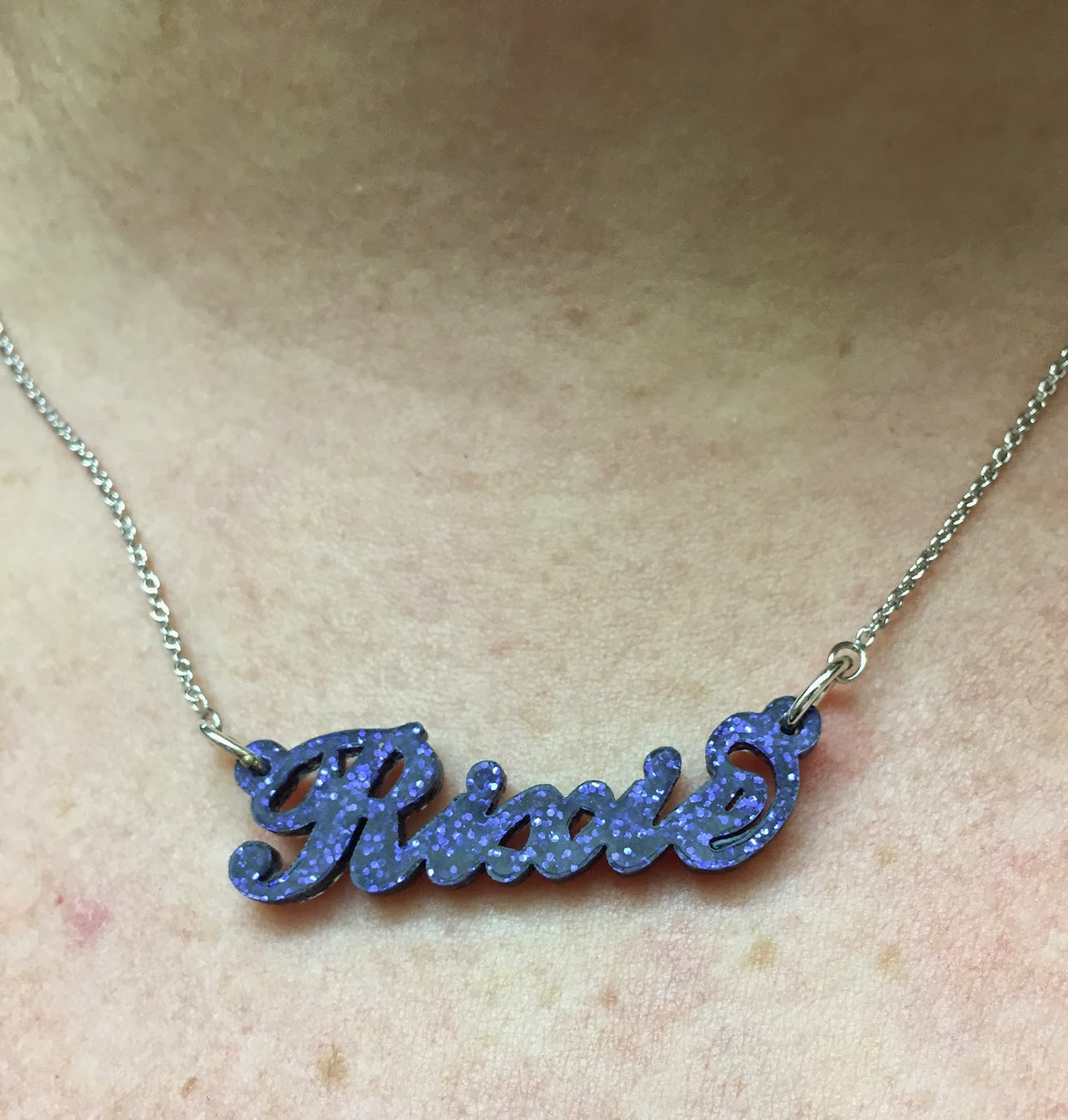 Eve's Addiction Acrylic Necklace Review | RixiePixie
