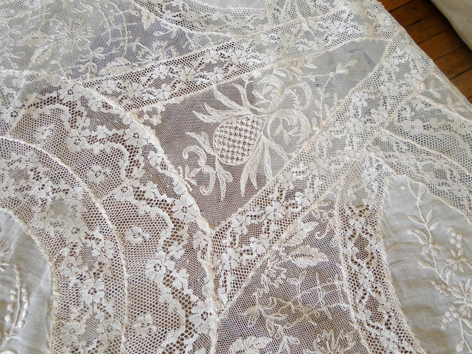 Buyer & Seller of Antique Lace, Fine Linens, Vintage Clothing, Haute