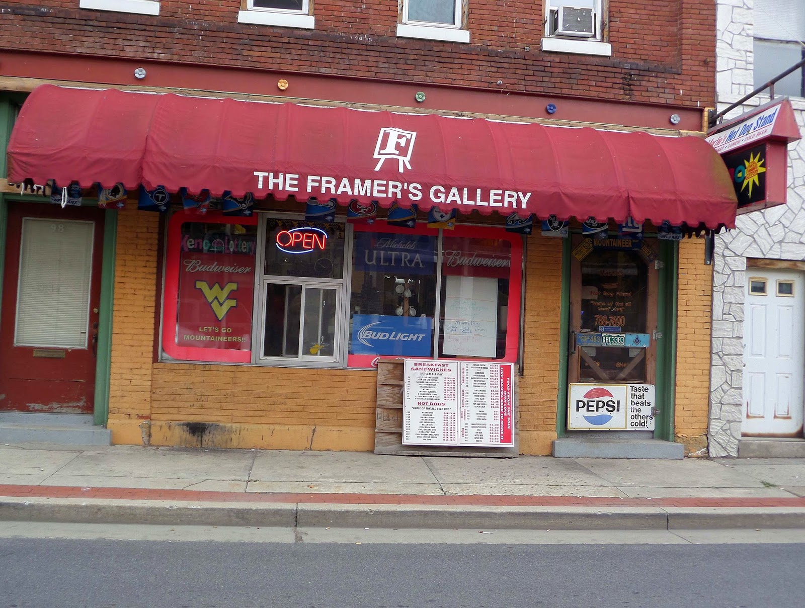 A Nomadic American Odyssey PhotosoftheWeek 177 Martie's Hot Dog