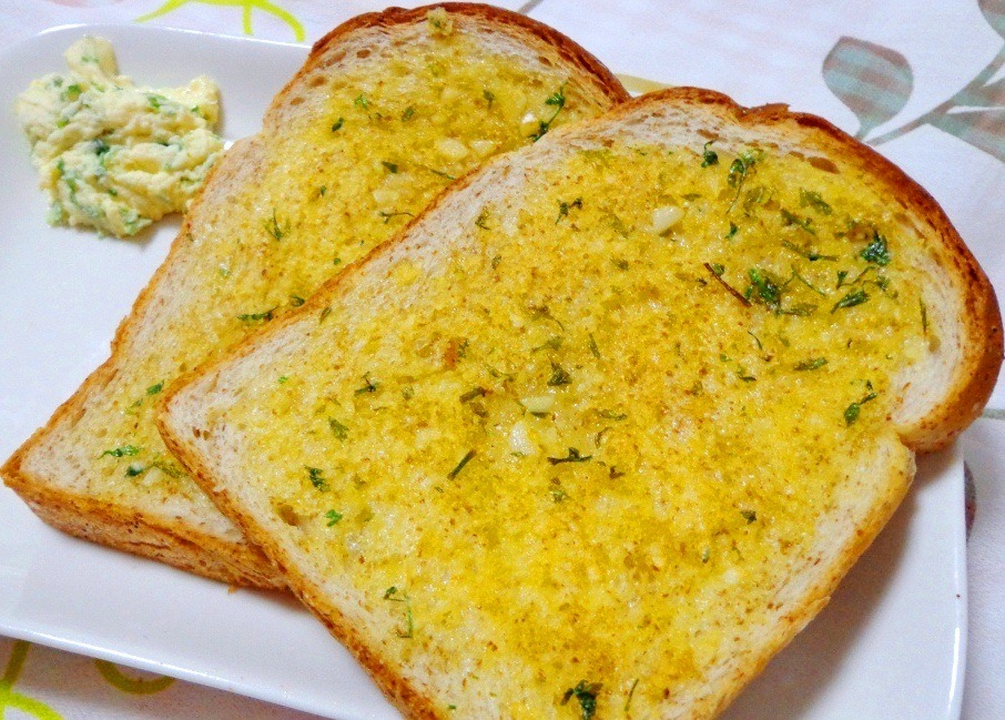 LIGHT BITEZ Homemade Garlic Bread Toast Smells Great Breath!
