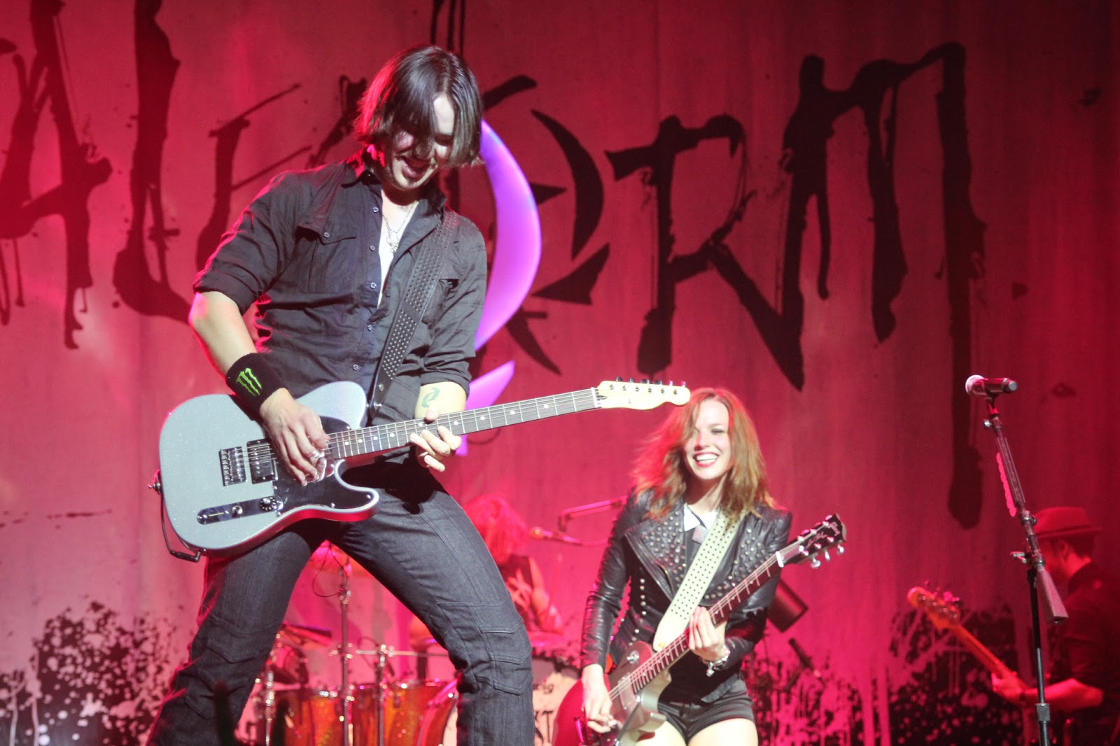 Rock Out With My Shot Out: Halestorm- Wellmont Theatre, NJ 12/29/12