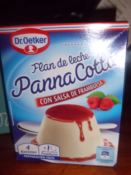Panna Cotta con Salsa de Frambuesa