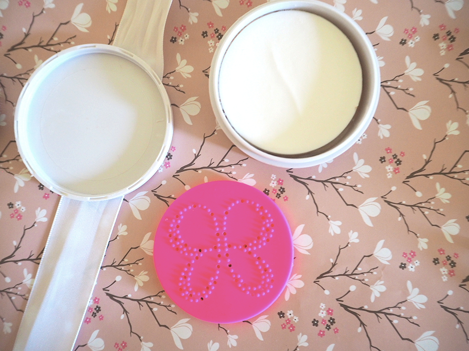 nude beauty blender + cleanser { review } Serenbird