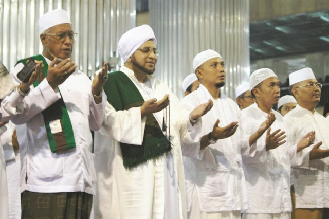 MasyaAllah, Keajaiban Mahalul Qiyam, Nabi Juga Ikut Bersholawat Tapi Tak Terlihat