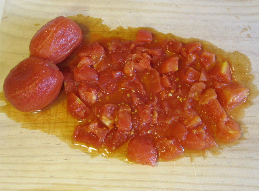 Mojete: cortar tomates