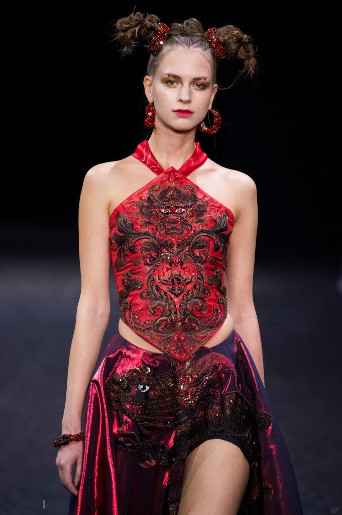 Pics: Guo Pei Spring Summer Couture Collection 2019 at Paris Fashion ...