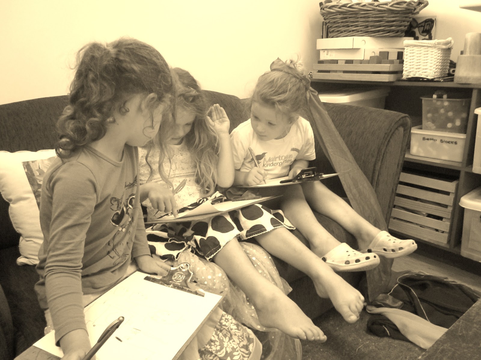 Mairtown Kindergarten: The Three Little Pigs