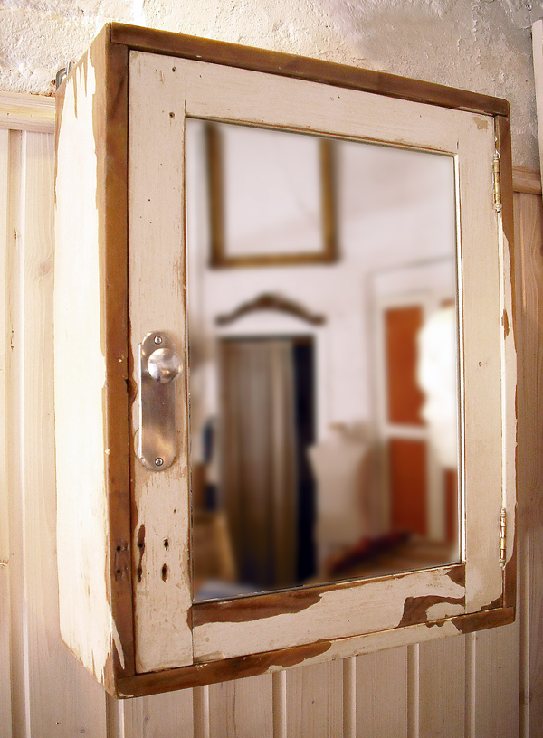 1Unik in Action Restored 1930s Bathroom