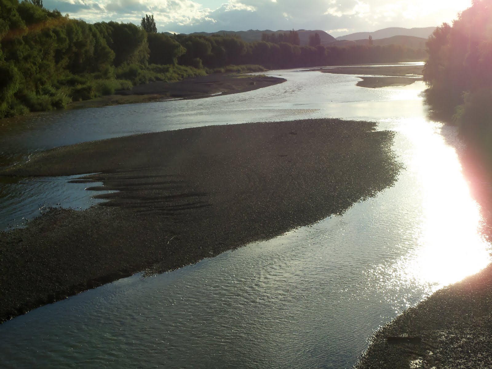 northern irelander in new zealand looking up the Tutaekuri River
