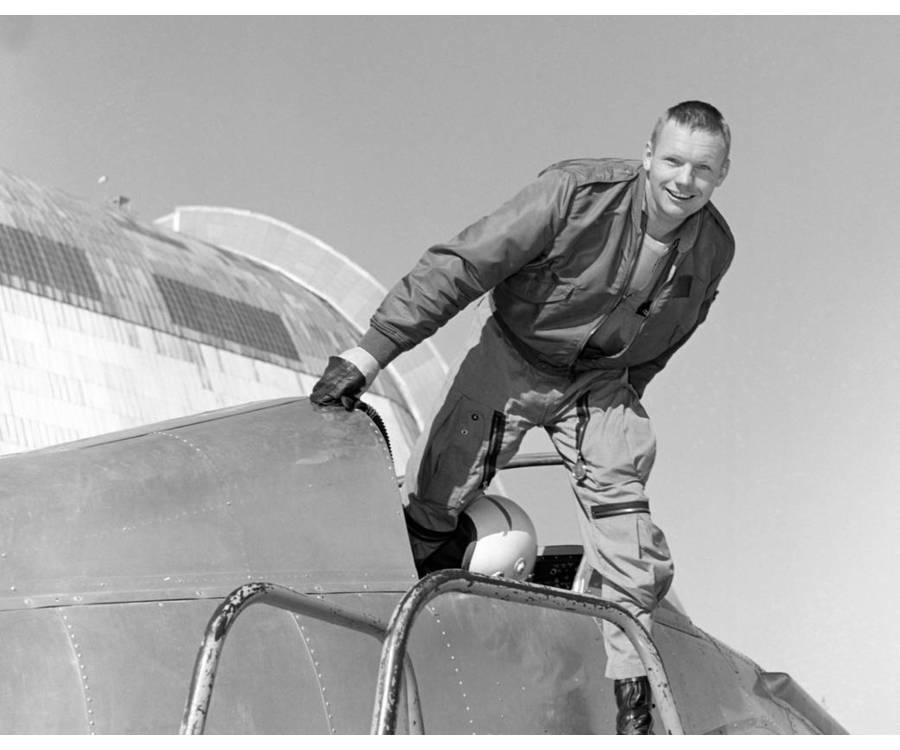 HealthCare NEIL ARMSTRONGLife Story32