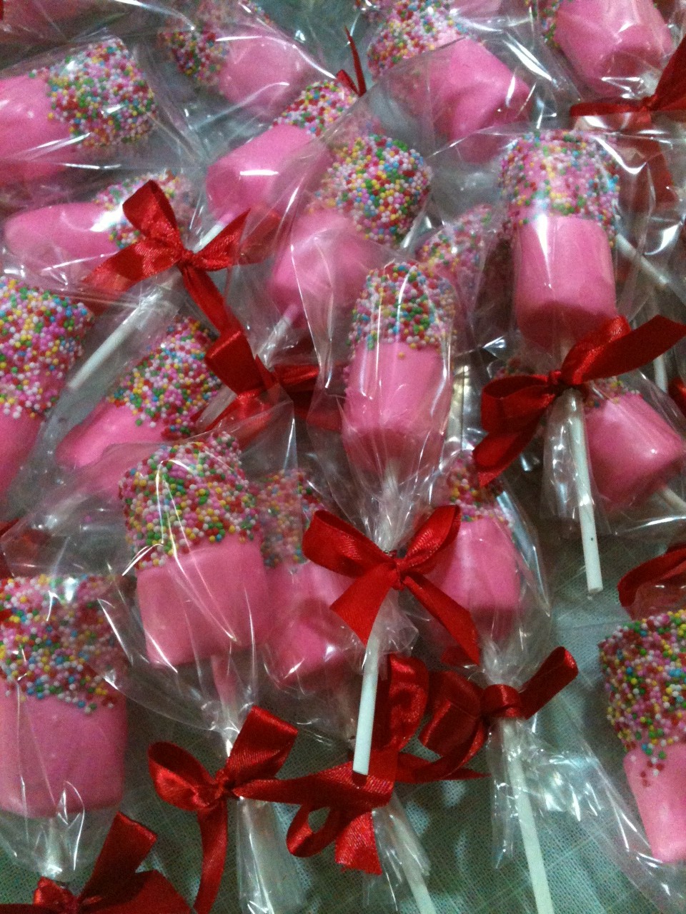 Sweet Luscious Cakes Marshmallow Pop for Wedding