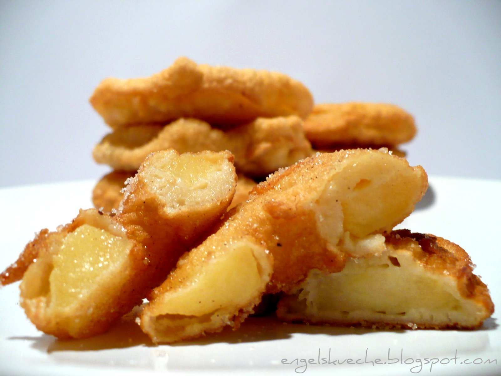 Essen aus Engelchens Küche: Calvados-Apfelküchle mit Zimt &amp; Zucker