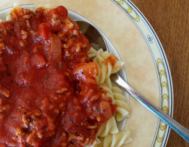 Pasta Bolognese ist mein Leibgericht, mein absolutes Soulfood bzw. #Seelenfutter. Auf Küstenkidsunterwegs zeige ich Euch ein tolles und ganz einfaches Rezept dafür - und meines Kinder essen es auch super gerne.