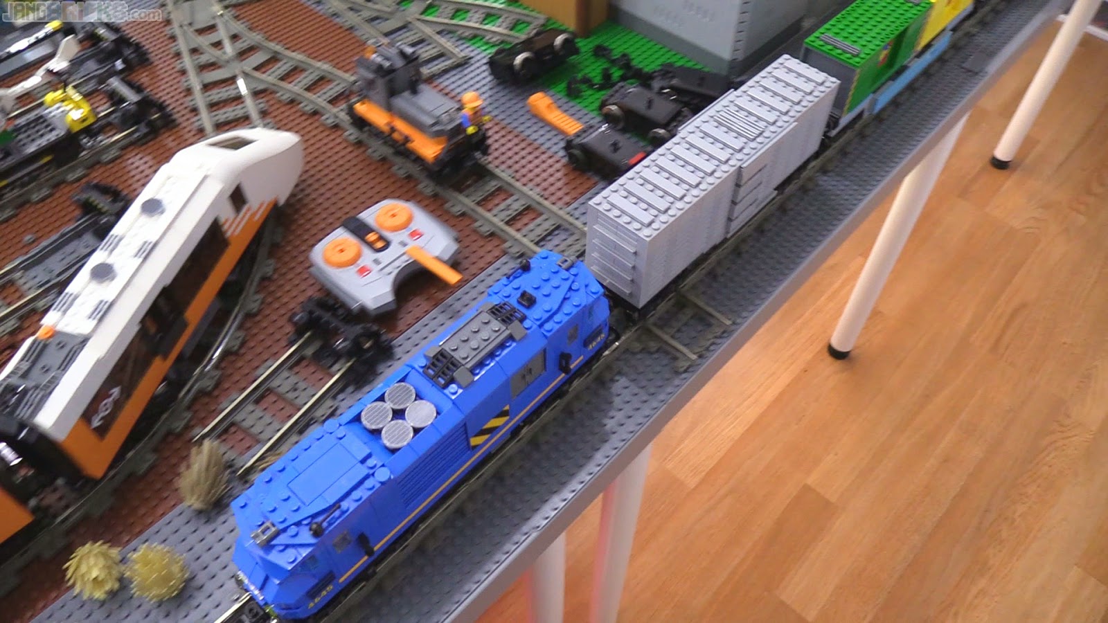 JANGBRiCKS LEGO reviews & MOCs