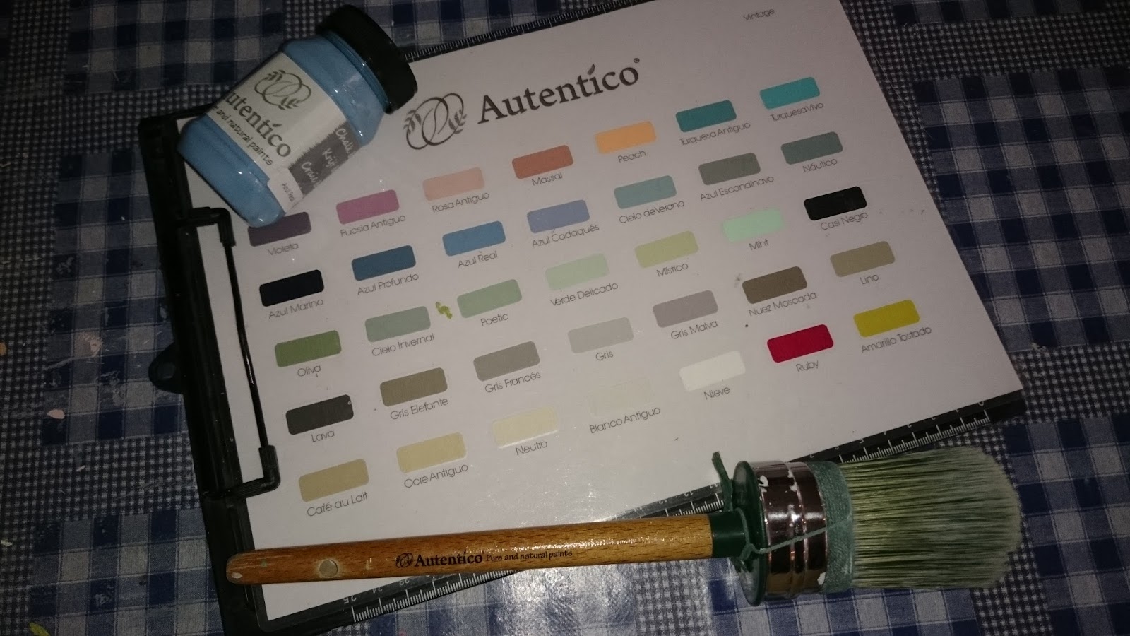 Las Auténticas Mezclando colores de Autentico Chalk Paint