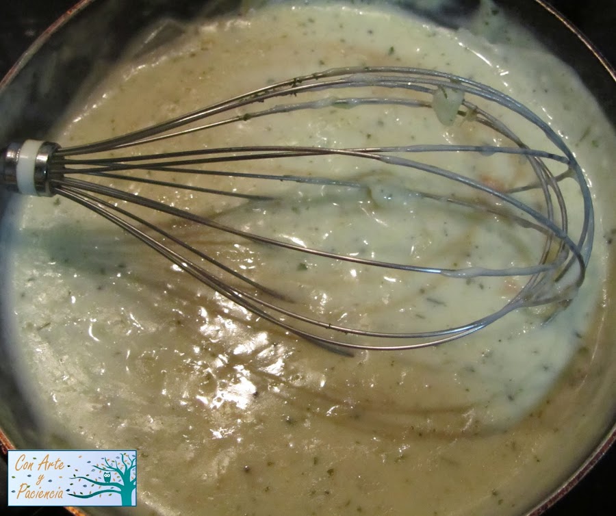 Patatas rebozadas con salsa de ajo