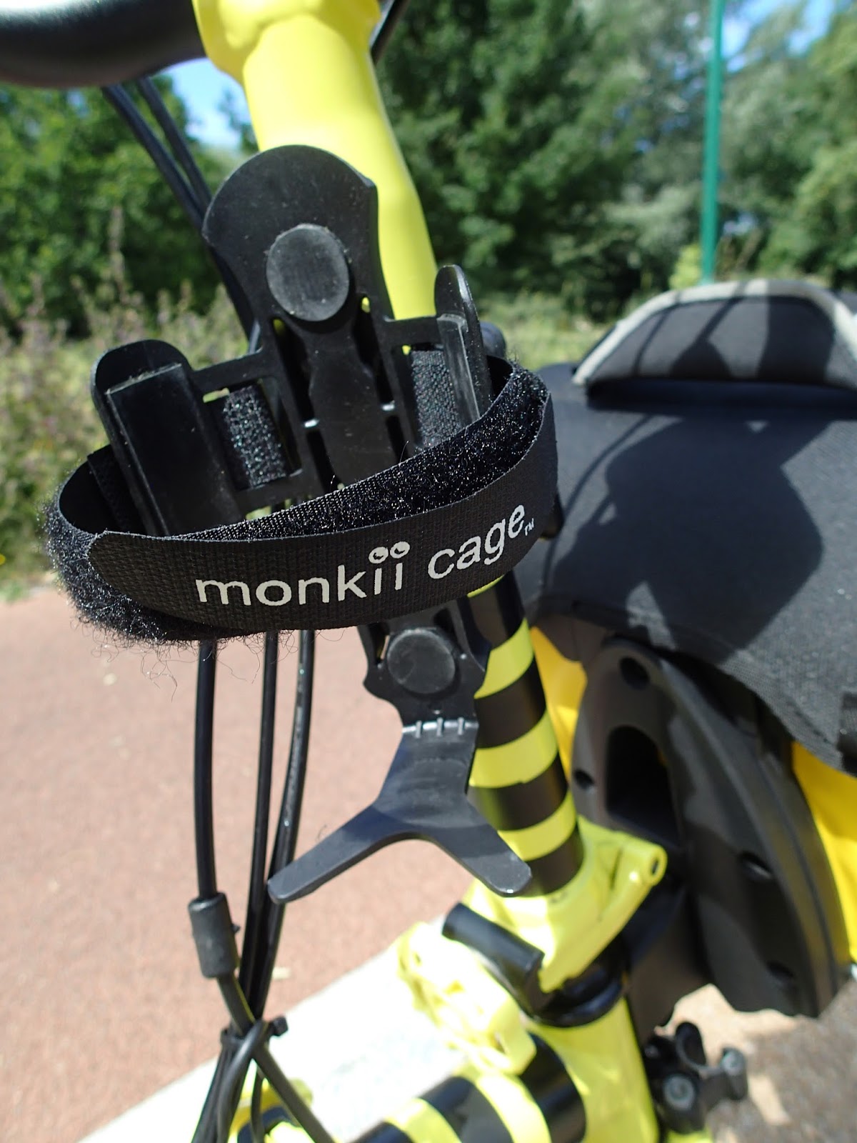 The Legend of the Brompton Bumble B Water Bottle solution by Monkii