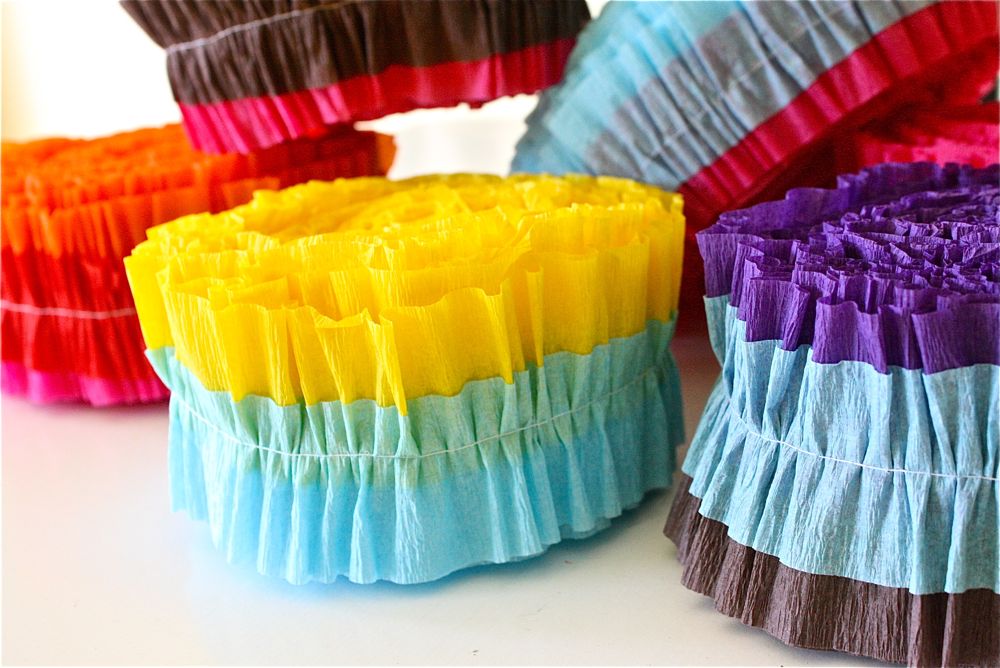 How to Make Ruffled Streamers - Two Sisters