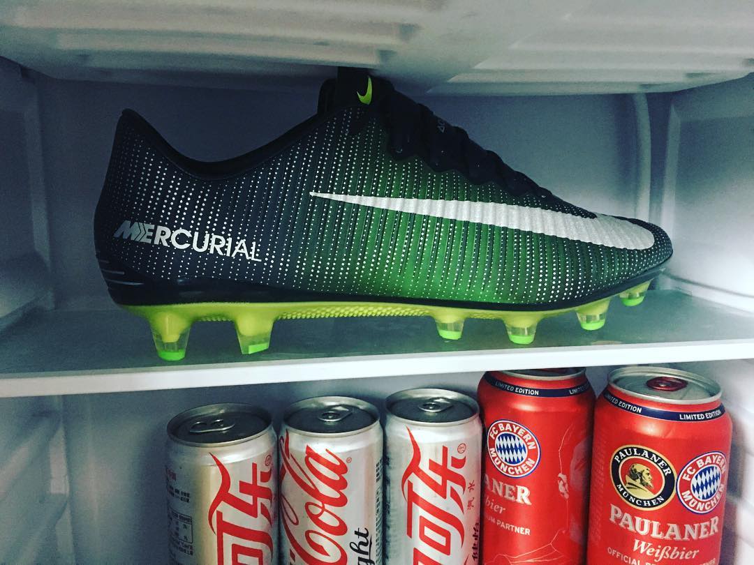 color changing nike's
