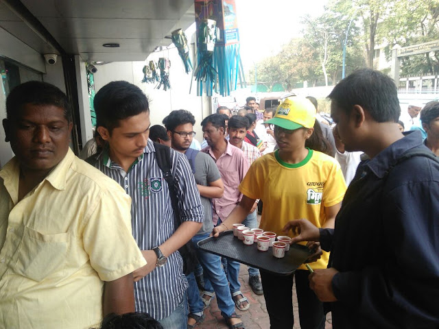 Wagh Bakri Tea Group Volunteers to Help the People outside BANKS & ATM's Wagh Bakri Tea Group Volunteers to Help the People outside BANKS & ATM's