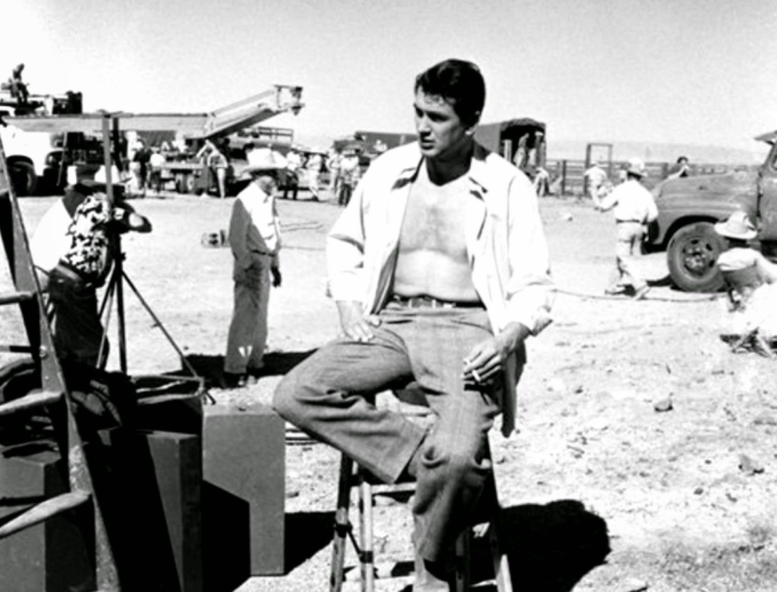 20 BehindtheScenes Photos From the Making Film 'Giant' in Marfa