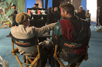Thor: Ragnarok Taika Waititi and Chris Hemsworth Set Photo 2 (86)