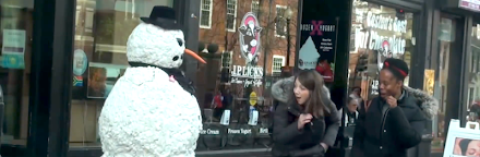 Prank : The Scary Snowman is Back | Wenn der Schneemann dich erschreckt... ( 1 Video )