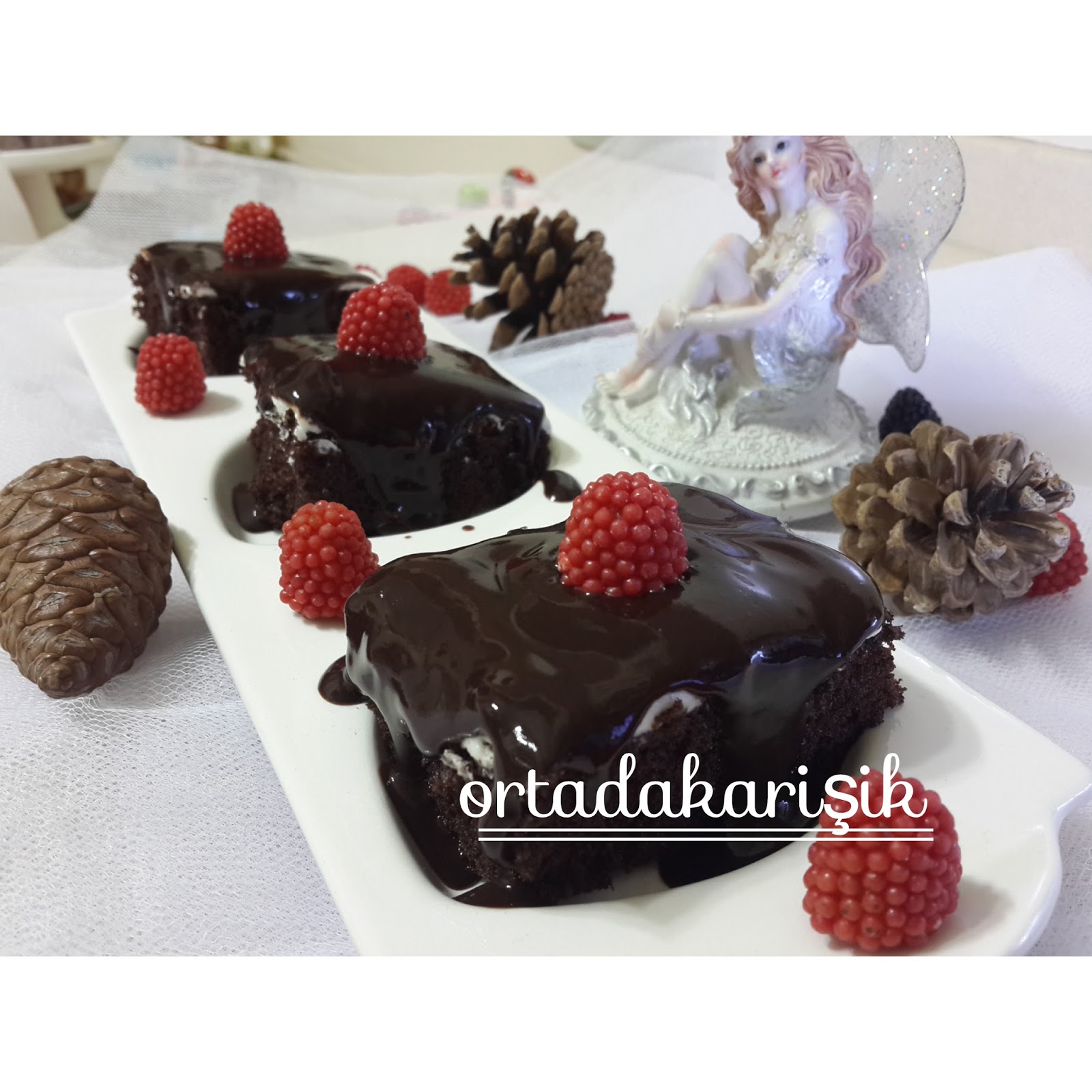 ORTADA KARIŞIK AĞLAYAN PASTA NASIL YAPILIR