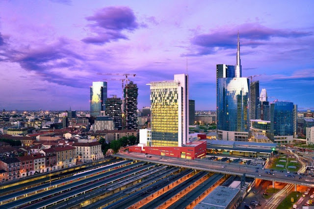 milano porta garibaldi station with skyscrapers of the Porta Nuova new business district behind