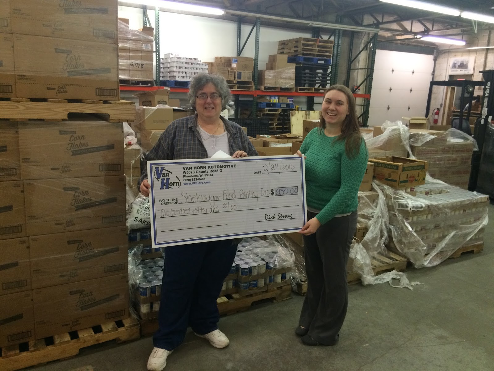 Van Horn Automotive Group Donates To Sheboygan County Food Pantry