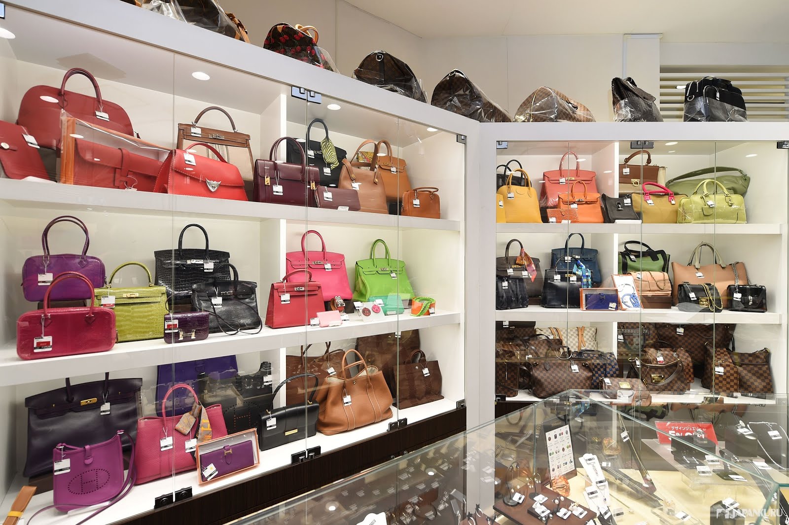 Shinjuku's own luxury used boutique: Rodeo Drive