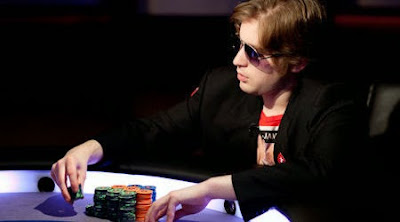 Онлайн професионалист показа талант на покер масата в Берлин