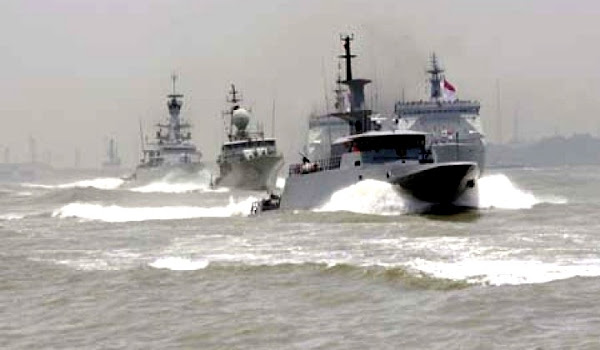 Armada Kapal Perang. PROKIMAL ONLINE Kotabumi Lampung Utara