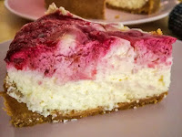 Swirl New York cheesecake με βατόμουρα - by https://syntages-faghtwn.blogspot.gr