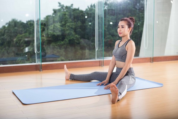 Tư thế Yoga dành cho quý cô giúp đánh bay những cơn đau vì giày cao gót