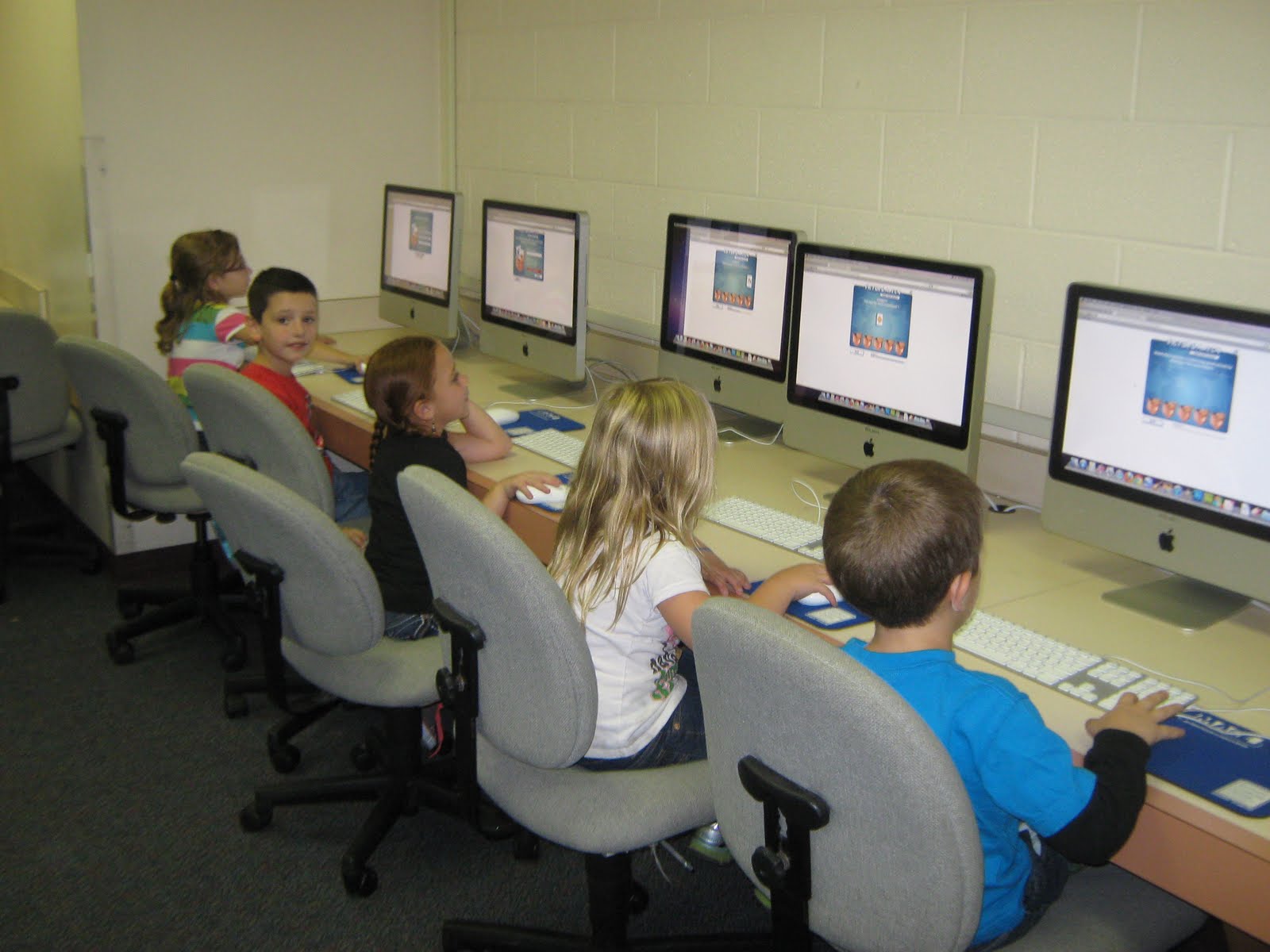 Home Of The Happy Hive: COMPUTER LAB FUN