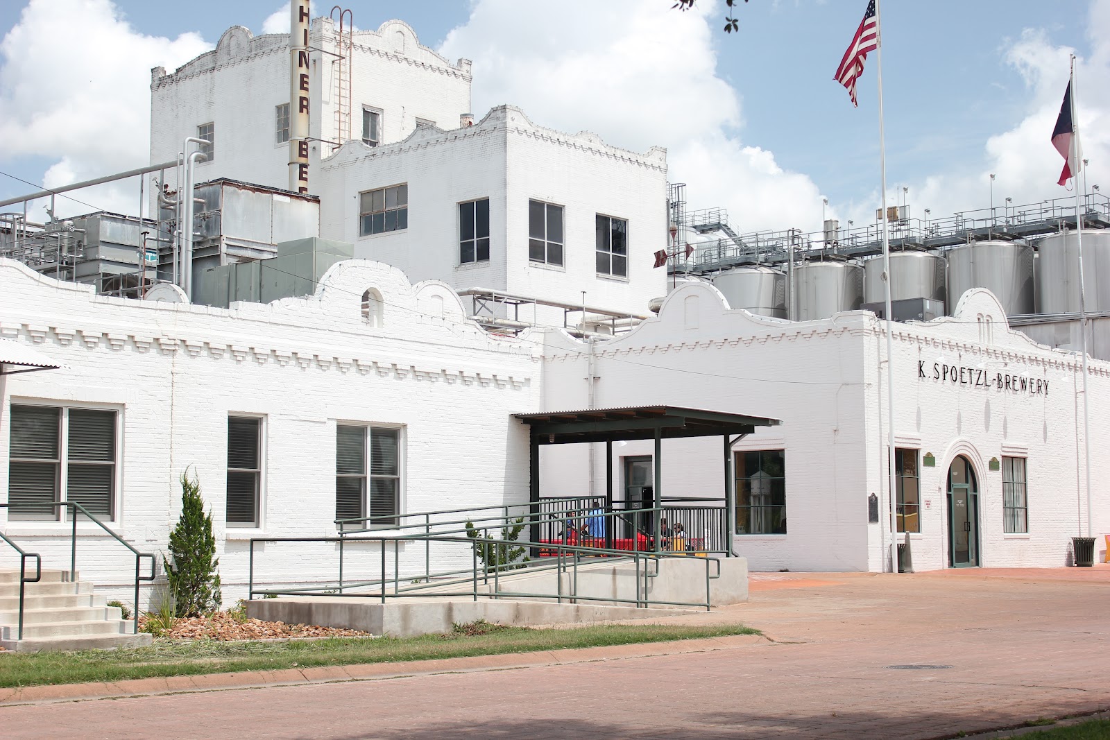 Indecisively Restless Shiner, Texas