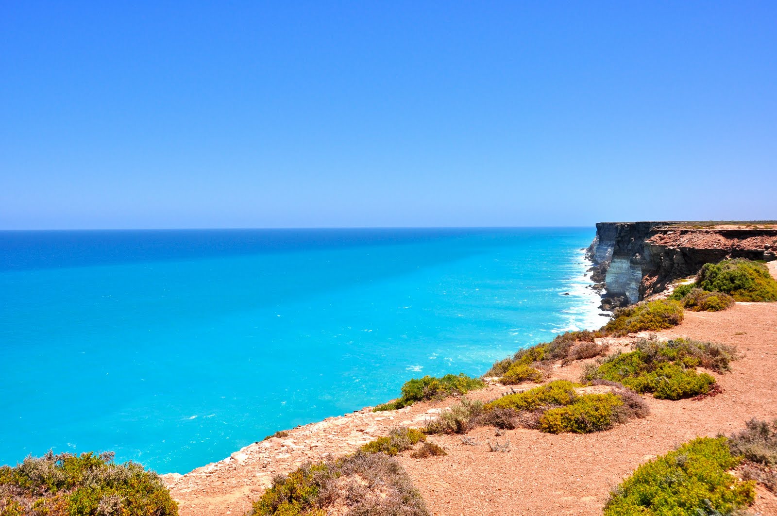 Коралловый риф в австралии. Плато налларбор. Большой риф в австралии. Равнина налларбор в австралии. Австралия большой австралийский залив.