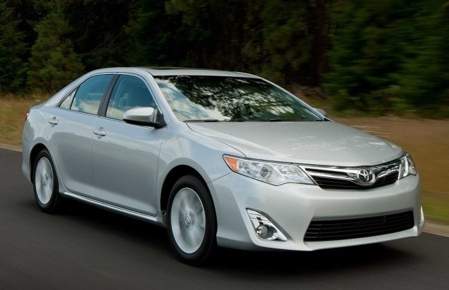 Toyota prepara Corolla XRS e Camry 2012 para o Brasil