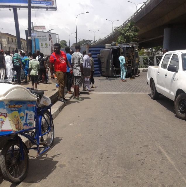 trailer fell bonny camp victoria Island trailer fell bonny camp victoria Island