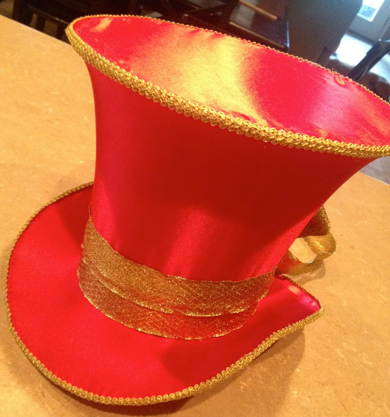 DIY OF MAKING A WICKED TOP HAT!