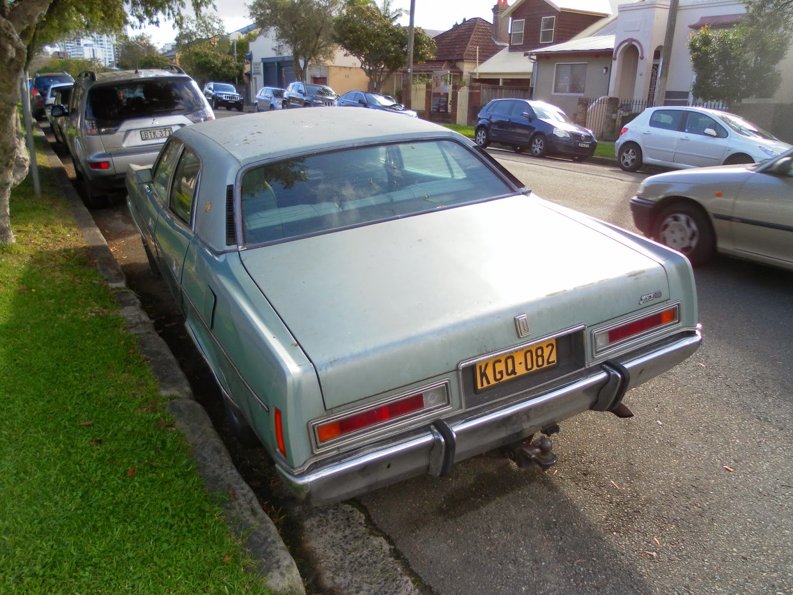 Aussie Old Parked Cars: 1979 Ford P6 LTD