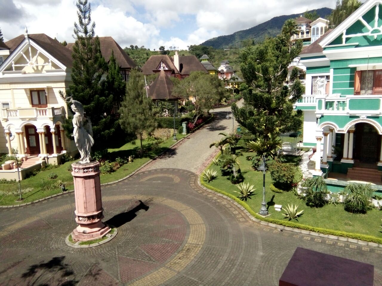 villa queen penginapan kota bunga view danau little venice ...