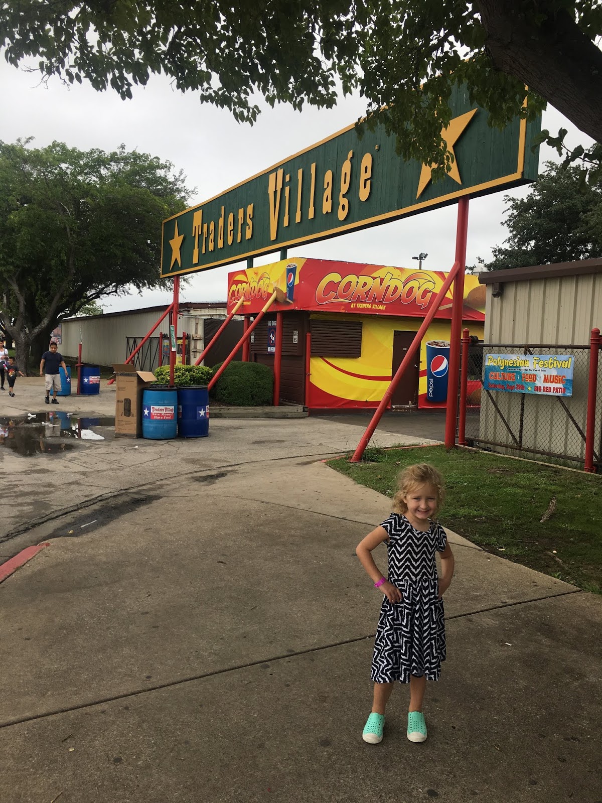 Everything Arlington, TX! Sunday Funday at Trader's Village!