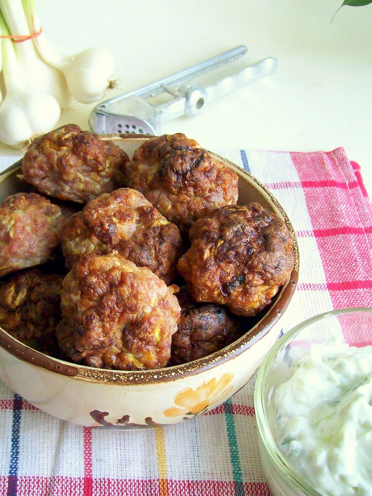 Кефтедес - котлеты по-гречески