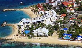 Flamingo Beach Resort (Simpson Bay, Sint Maarten) | Expedia