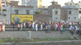 Amritsar: 20 days ago the staff was stopped for the train, the common people trampled Amritsar: 20 days ago the staff was stopped for the train, the common people trampled
