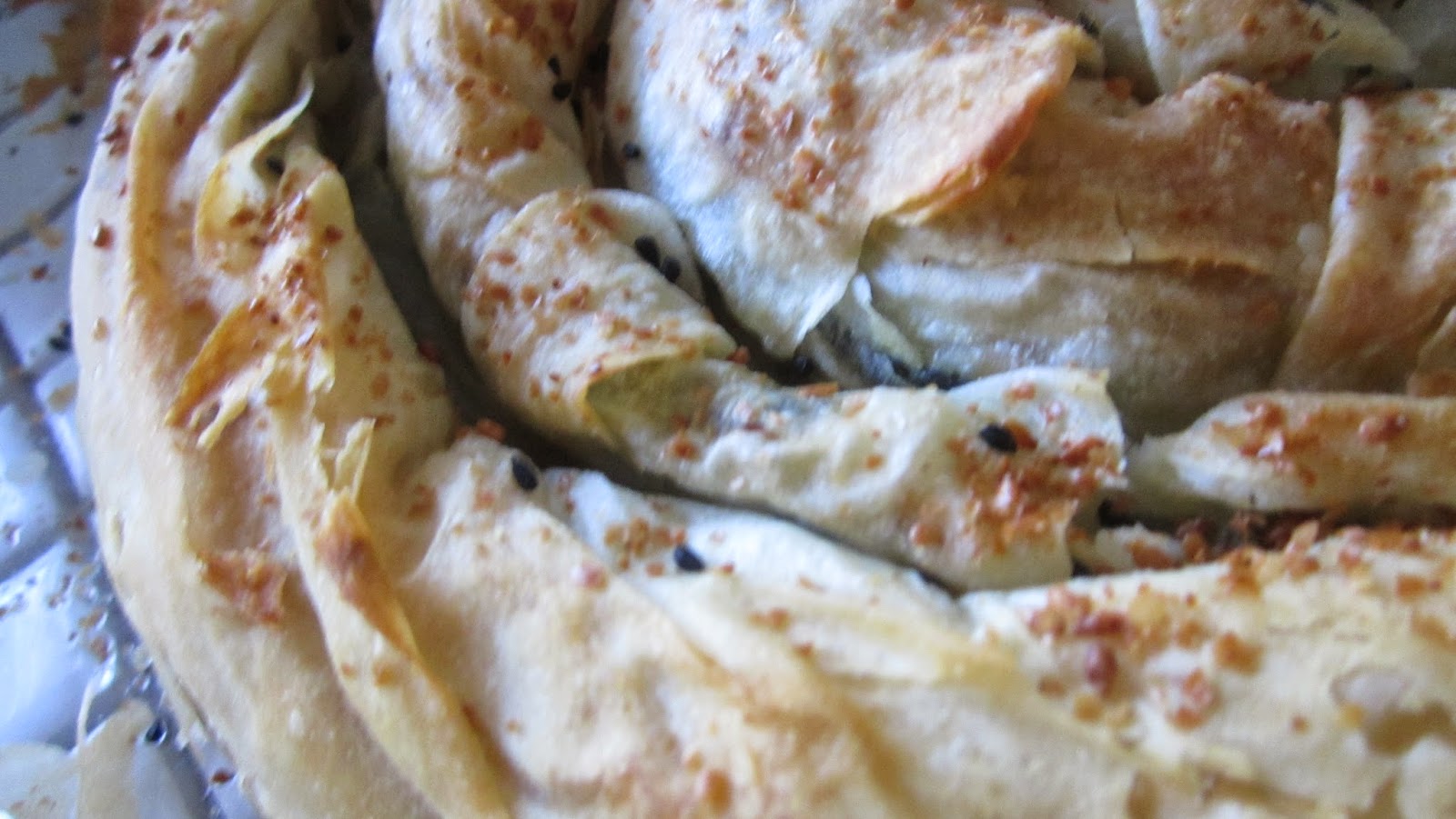 Hazır Yufkadan Ispanaklı Kol Böreği Dilek�le Mutfakta