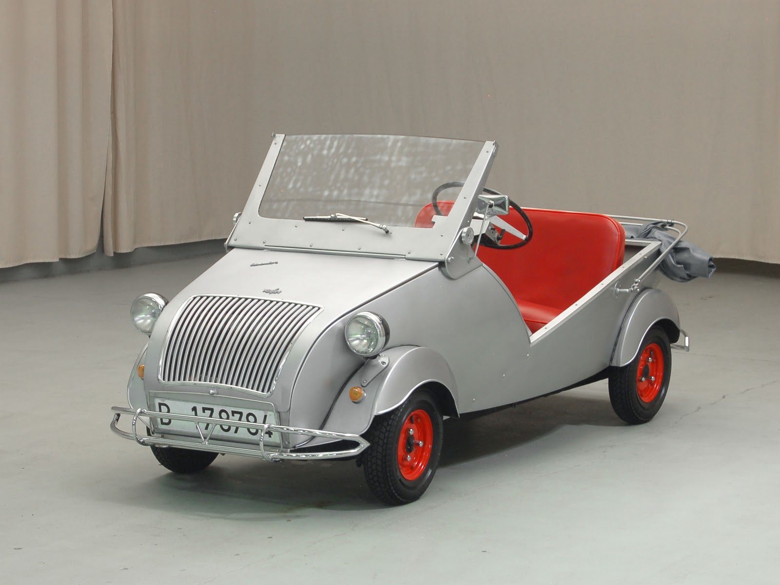 autoArchiwum CZYTELNIA BISCUTER DREWNIANE AUTO Z HISZPANII